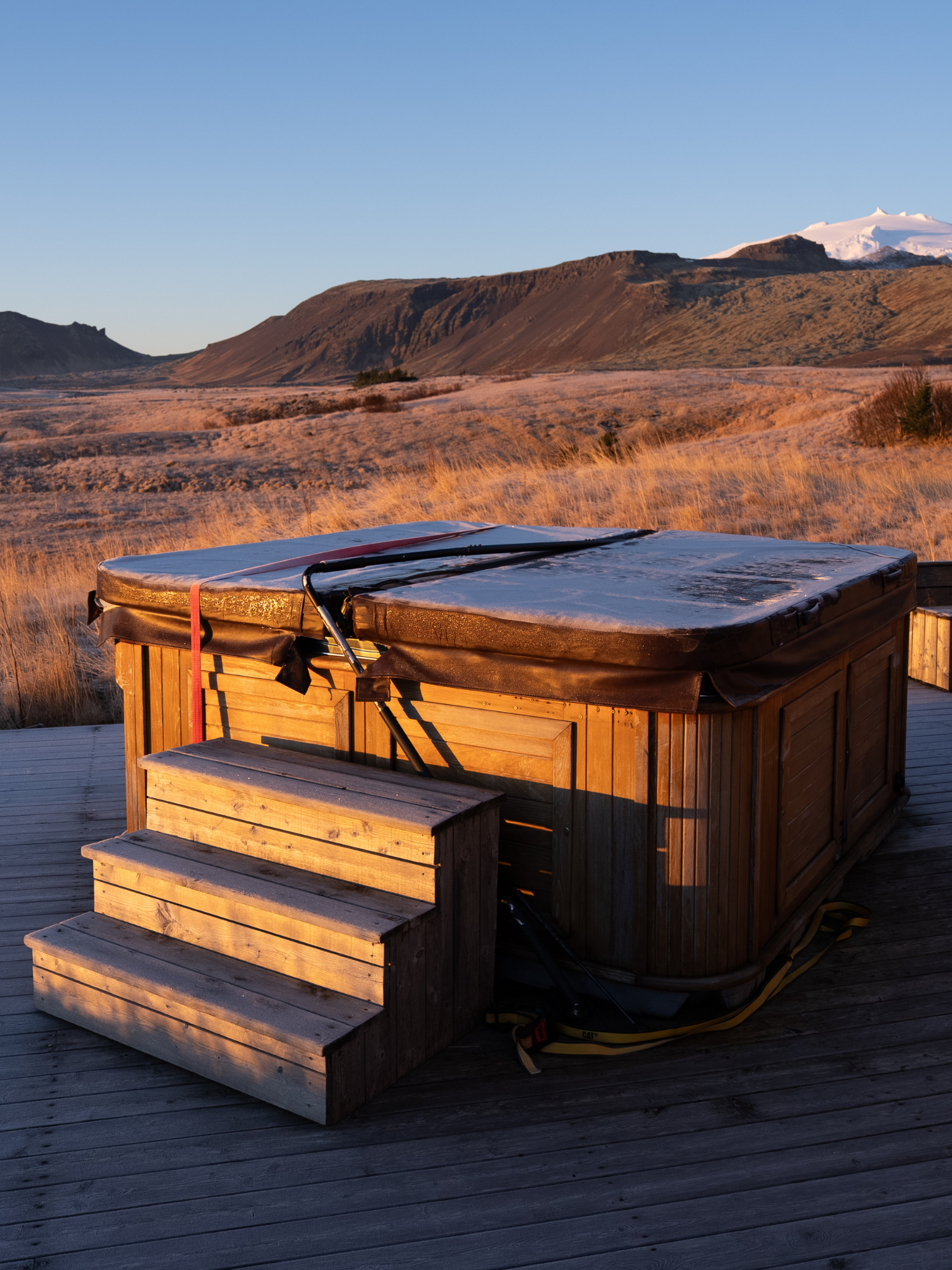 Stóri Kambur Winter Retreat hot tub