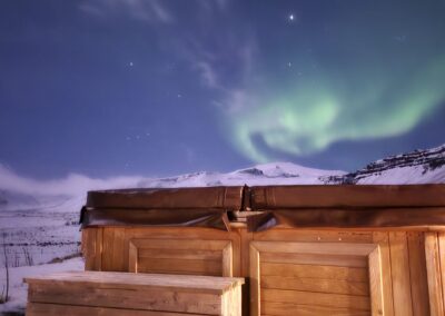 Winter Retreat Stori Kambur Hot Tub and Northern Lights
