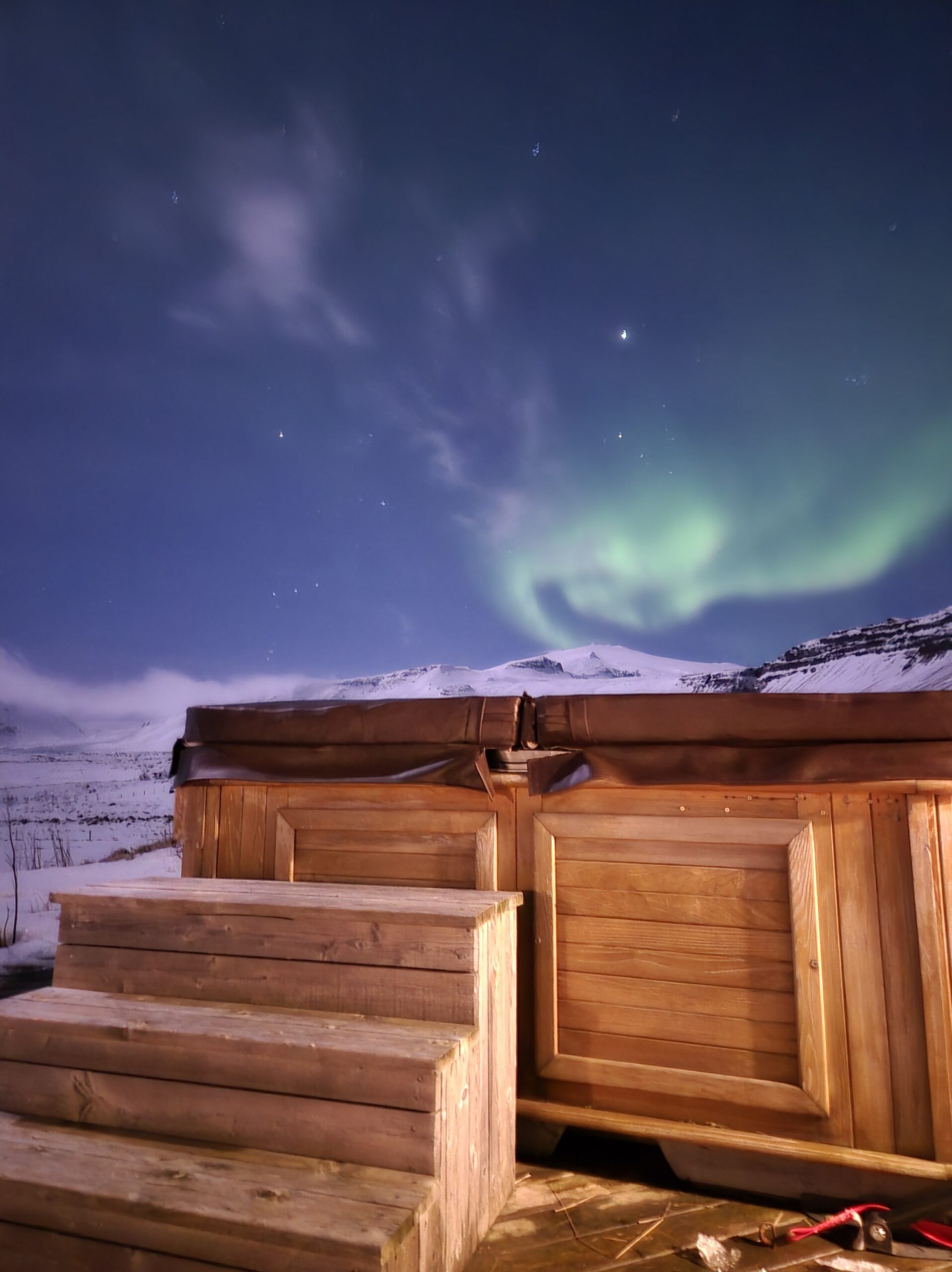Winter Retreat Stori Kambur Hot Tub and Northern Lights